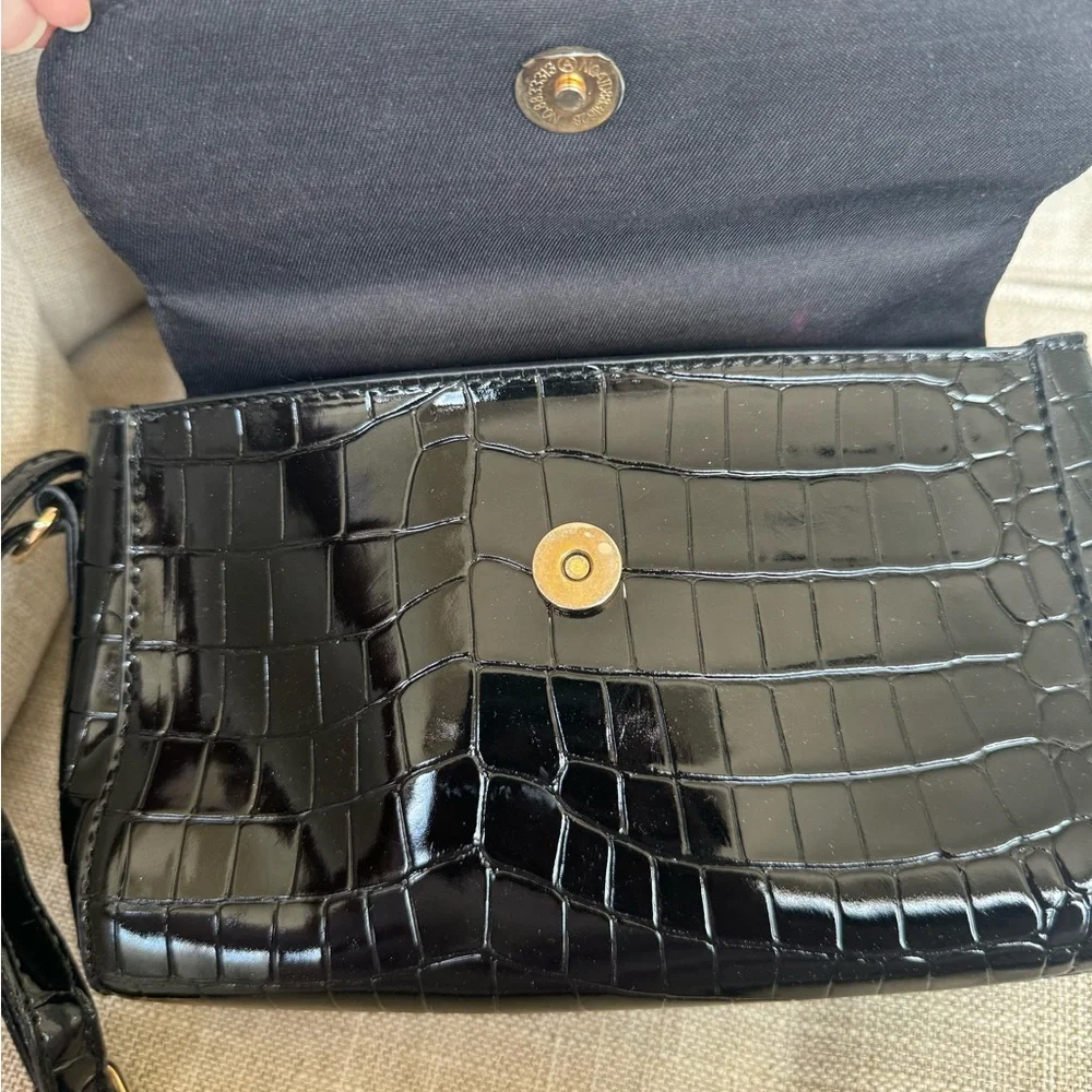 Black croc embossed crossbody bag with top handle - Picture 9 of 10